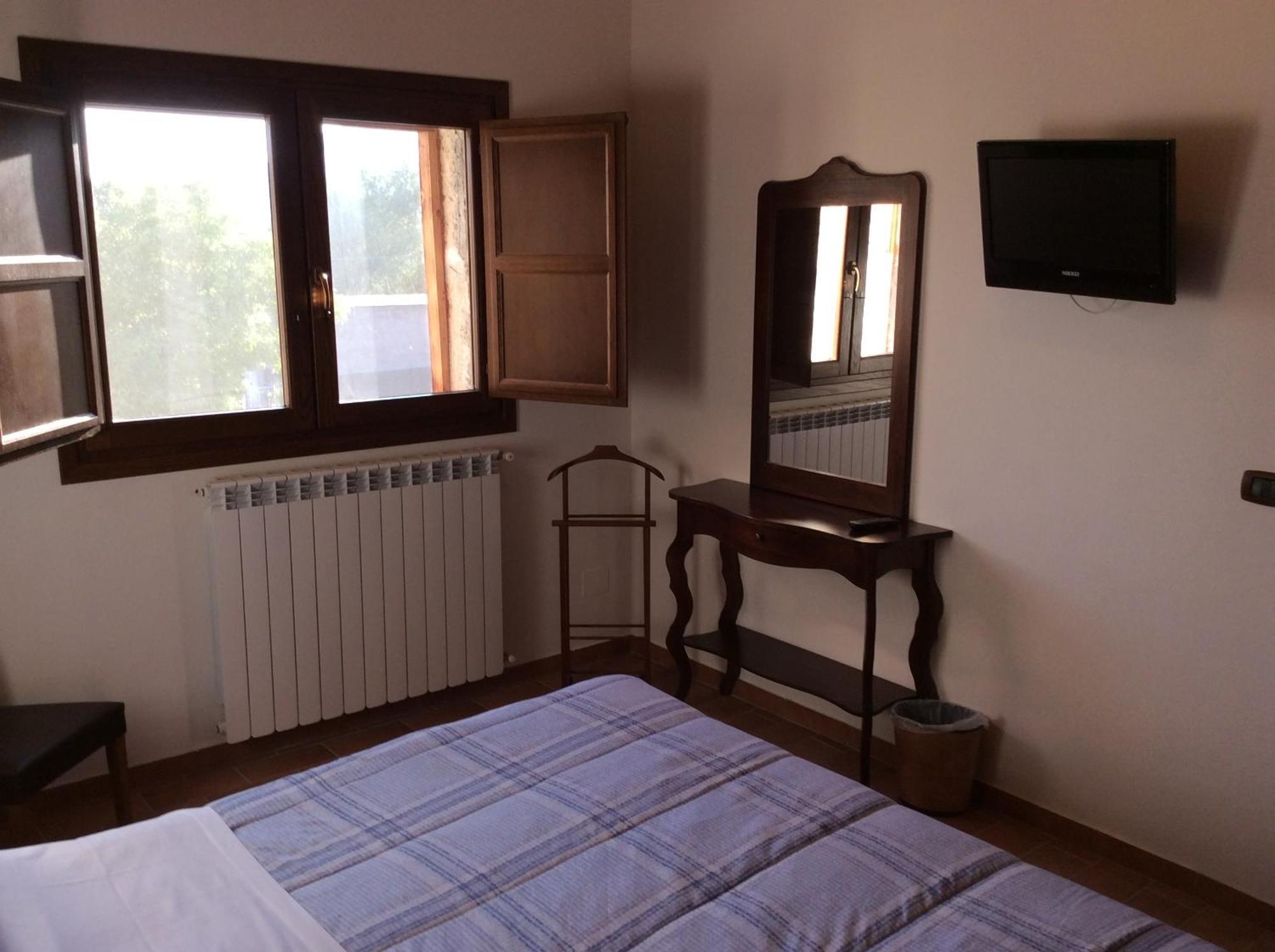 Hotel Il Feudo Dei Pierleoni Celano Room photo